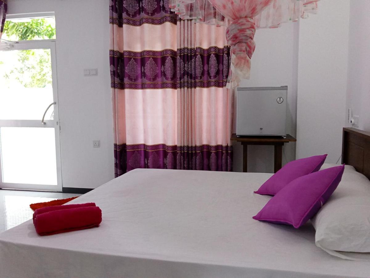 Pearl Holiday Inn Mirissa Bagian luar foto