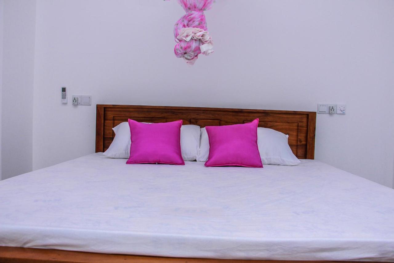 Pearl Holiday Inn Mirissa Bagian luar foto