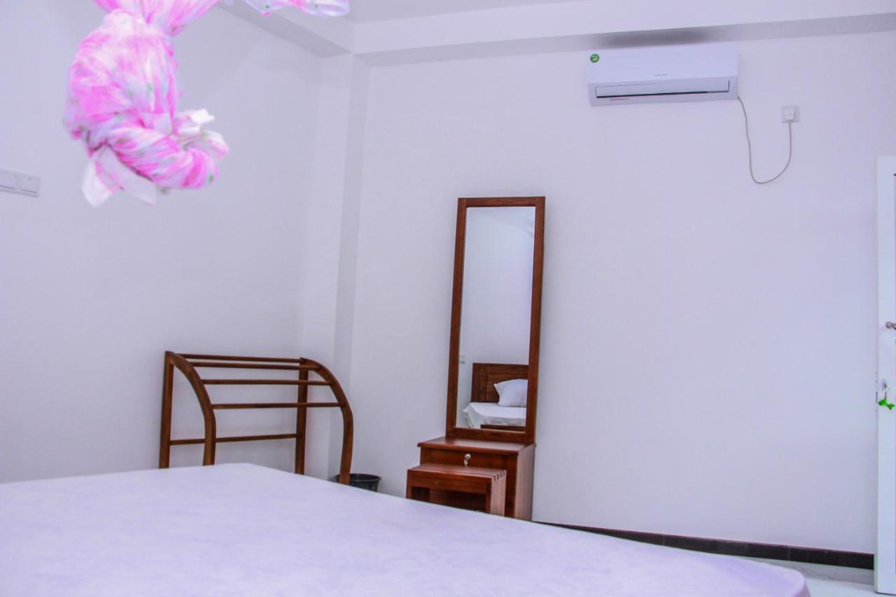 Pearl Holiday Inn Mirissa Bagian luar foto