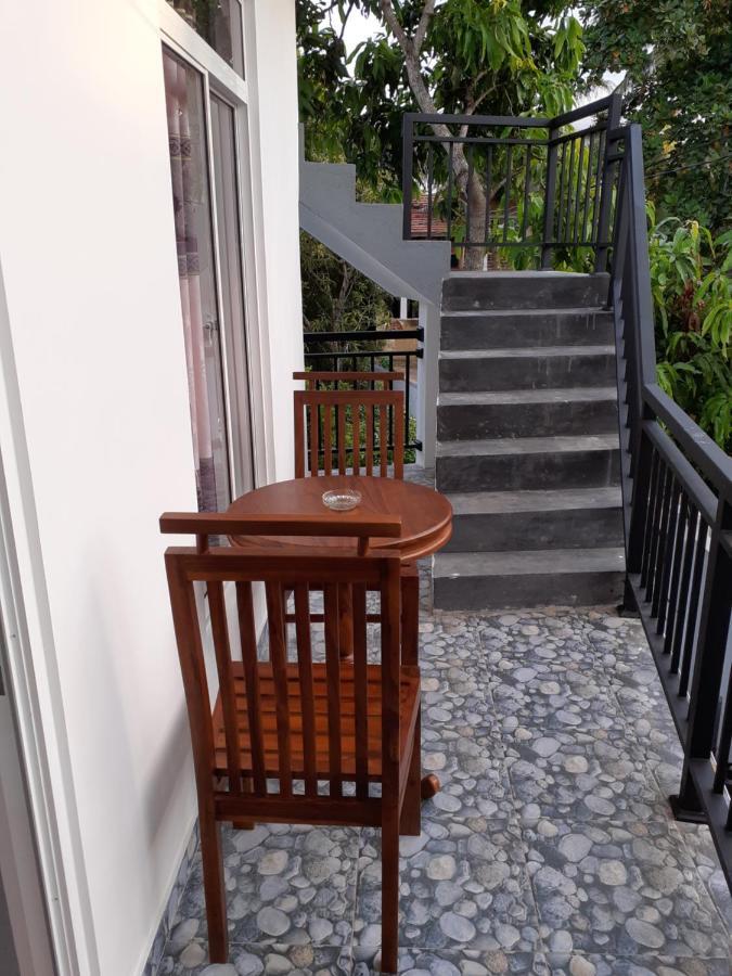 Pearl Holiday Inn Mirissa Bagian luar foto